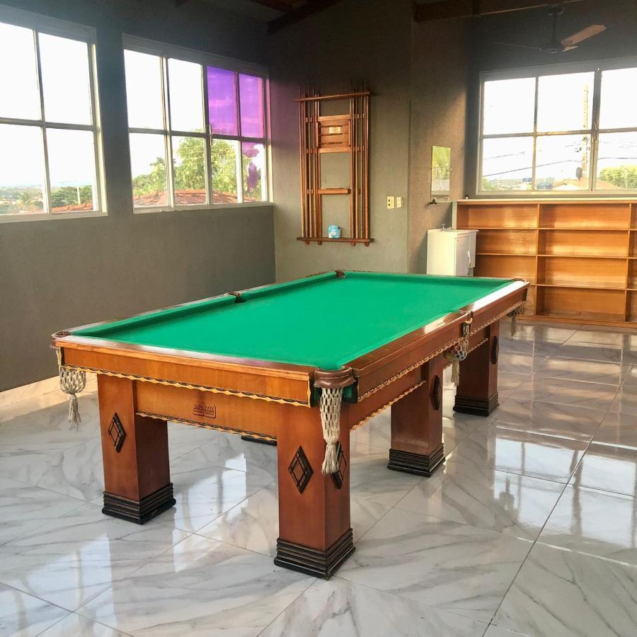 Casa 3/4 Com Piscina E Mesa De Sinuca Em