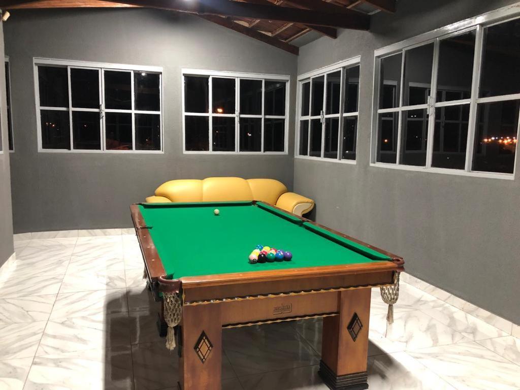 Casa 3/4 Com Piscina E Mesa De Sinuca Em *