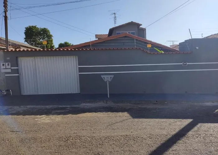 Casa 3/4 Com Piscina E Mesa De Sinuca Em Caldas Novas